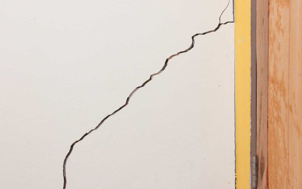 Exploring the Causes: Why Does Stucco Crack?